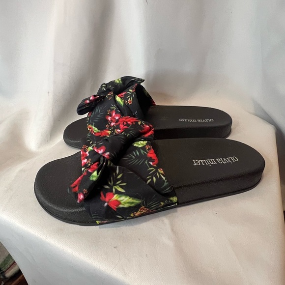 Olivia Miller Slides Size 8 m Fabric  Knot In Red and Black - Picture 2 of 6